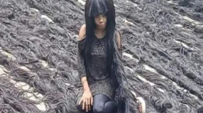 Dünyanın en uzun el yapımı peruğu: Nijeryalı Helen Williams rekor kırdı