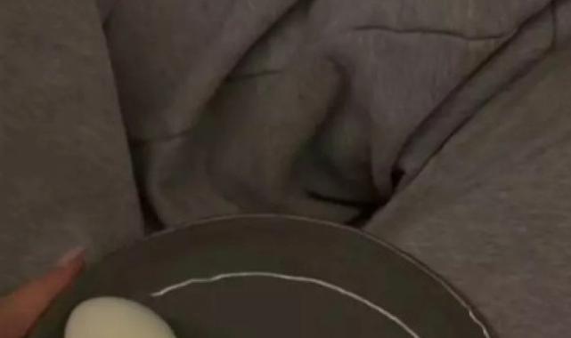 Eski oyuncu Yasemin Özilhan'ın akşam yemeği paylaşımı Instagram'ı salladı