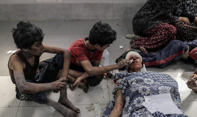 Gazze'de sağlık sistemi çöktü: Yaralılar koridorda ameliyat ediliyor