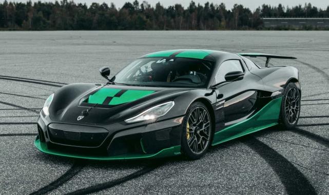 Geri viteste dünyanın en hızlı otomobili: Rimac Nevera