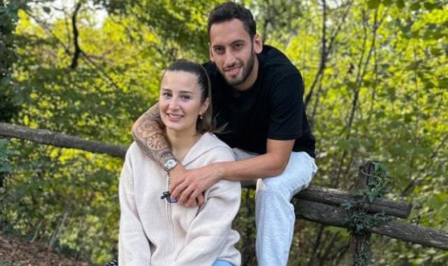 Hakan Çalhanoğlu'nun eşi Sinem'in güzelliği olay oldu! "Mankenler yanından geçemez"