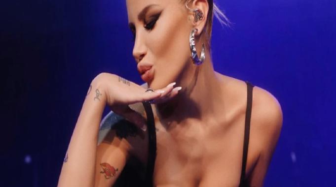 İrem Derici, yeni sevgilisiyle birlikte çekildiği fotoğraflarla olay oldu