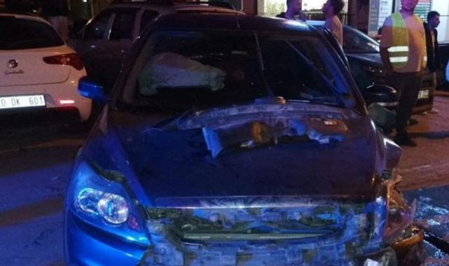 İzmir'de korkunç kaza: Araçla kaldırım arasında sıkışan yayanın bacağı koptu