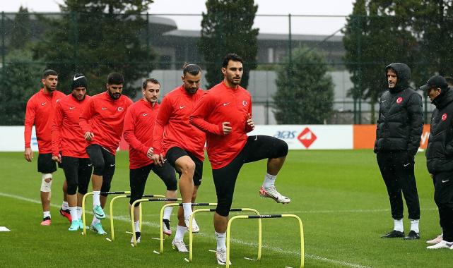 Kn Ayhan: İlk kez gruptan 1. çıkmayı istiyoruz