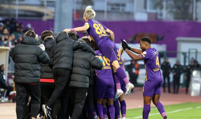 Lider Eyüpspor, geriye düştüğü maçta Manisa FK'yı yendi