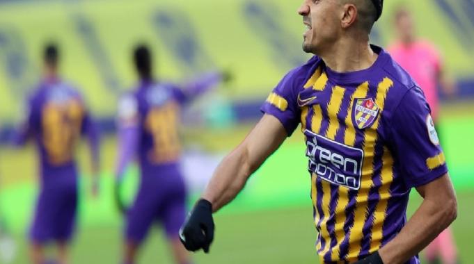 Lider Eyüpspor, geriye düştüğü maçta Manisa FK'yı yendi