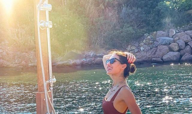 Mert Fırat'ın biricik eşi İdil Fırat'tan cesur pozlar! Esmer güzelliğiyle süzüldü...