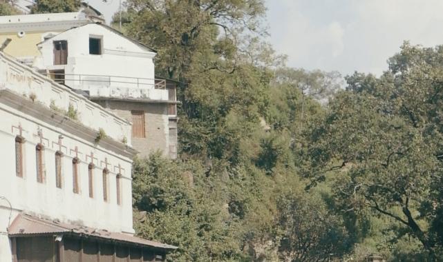 Nepal'de Hinduların cenaze geleneği! Önce yakıp sonra nehre bırakıyorlar