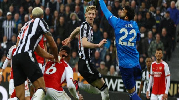 Newcastle United, Arsenal'i tek golle yendi