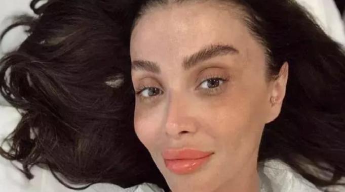 Özge Ulusoy'un şaşırtan imaj yeniliği: Uzun saçlar gitti