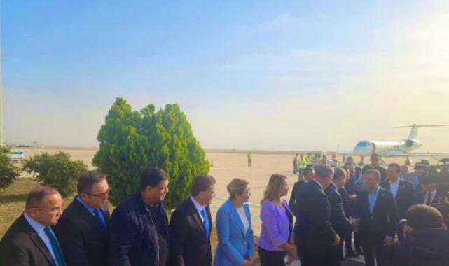 Özgür Özel ve Ekrem İmamoğlu özel uçakla Hatay'a gitti