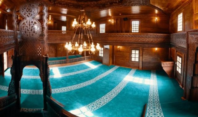 Rize'deki tarihi Hüseyin Hoca Köyü Sahil Camii yeniden ibadete açıldı