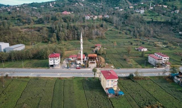 Rize'deki tarihi Hüseyin Hoca Köyü Sahil Camii yeniden ibadete açıldı