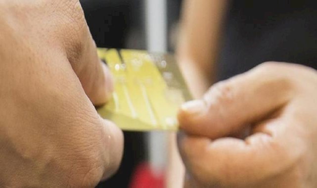 Aidatsız kredi kartı seçeneği sunmayan banka, aidatı iade edecek