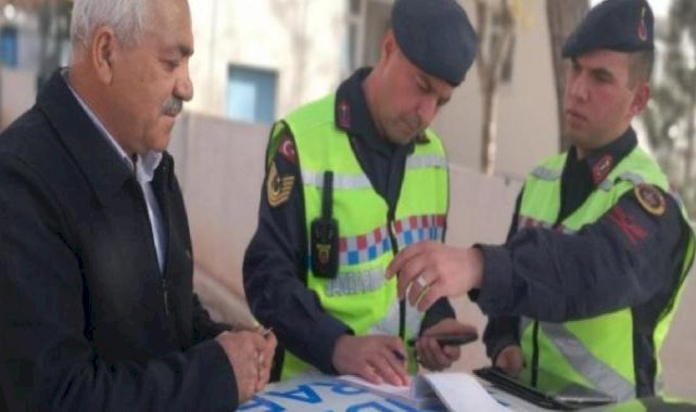 Aksaray'da ehliyetsiz, plakasız ve kasksız yakalanan motosiklet sürücüsünün isteği şaşırttı