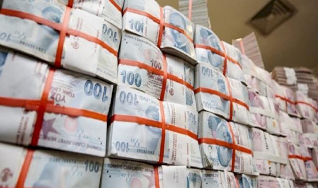 Bankacılık sektöründe mevduat azaldı, kredi hacmi arttı