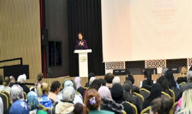 Esenyurt'ta kadına yönelik şiddete karşı seminer düzenlendi