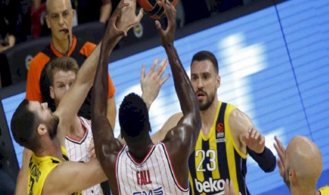 Fenerbahçe, Olympiacos'u eli boş gönderdi