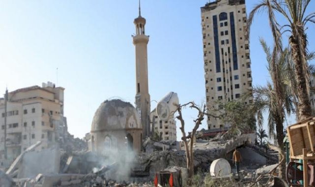 Gazze'de 192 cami zarar görürken 56'sı tamamen yıkıldı