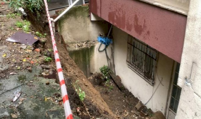 İstanbul'u sağanak yağmur vurdu! İstinat duvarı çöktü