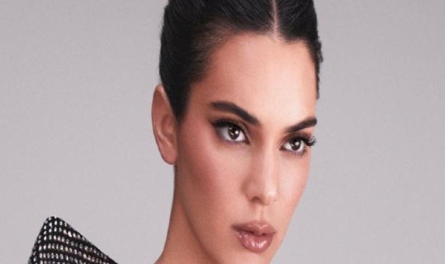 Kendall Jenner'ın koltukta iç çamaşırlı pozu olay oldu