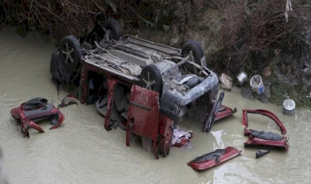 Manisa'da Gediz Nehri'ne uçan araçta 3 kişi hayatını kaybetti