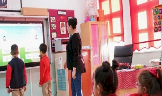 Müfredat sadeleşiyor... Kademeli uygulanacak!