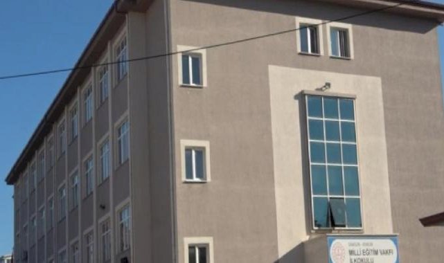 Öğrenci velisi kadın öğretmeni darp etti!