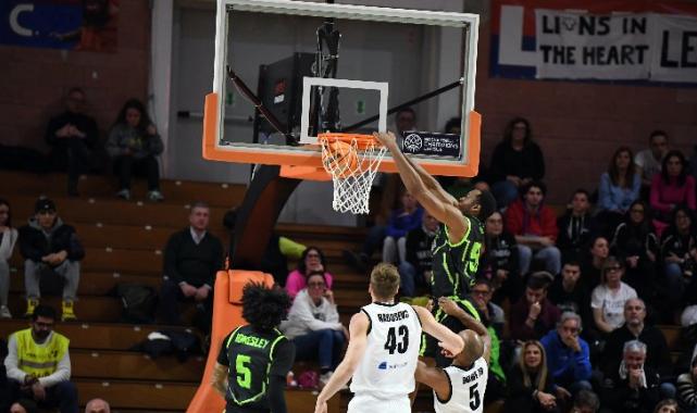 TOFAŞ İtalya'da uzatmada mağlup oldu