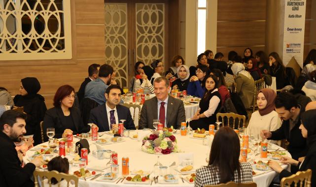 Zeytinburnu'nda "24 Kasım Öğretmenler Günü Yemeği" programı düzenlendi