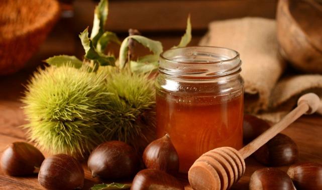 Aç karnına kestane balı yiyin, neler oluyor bakın...