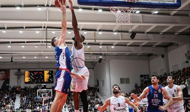 Anadolu Efes, Aliağa Petkimspor'u uzatmada yıktı!