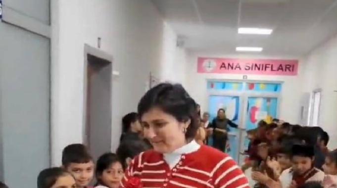 Antalya’da İyileşen Öğretmen, Öğrencileriyle Kucaklaştı