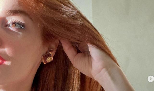 Artık kızıl olan Hande Erçel'den yeni kareler