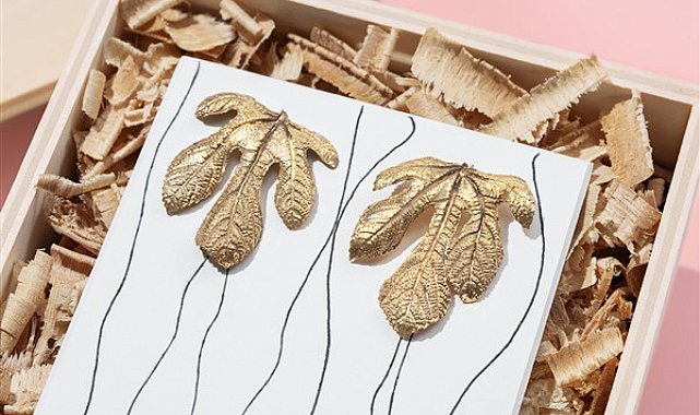 Birsen Canbaz yeni sergisi “Mabet”te yaratılış hikâyesinden günümüze aşkın izini sürüyor