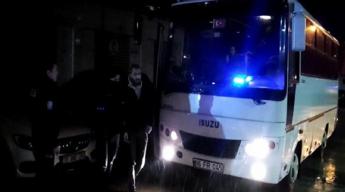 Bursa&#039;da Suriye uyruklu 17 kaçak göçmen yakalandı