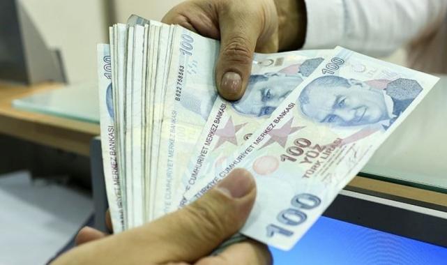 Çalışan emekliye 5 bin TL ikramiye yasalaştı