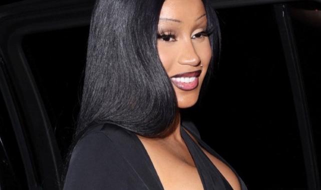 Cardi B parti tarzıyla dikkat çekti: Frikik vermek istemedi