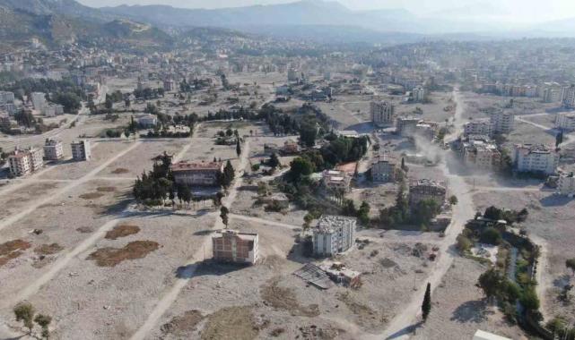 Depremin enkaza çevirdiği Hatay'da yeni yıl dileği: Eski günlere dönmek...