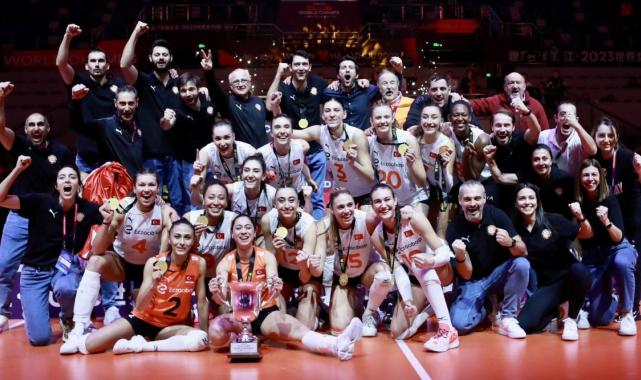 Eczacıbaşı, 3. kez dünyanın en büyüğü!