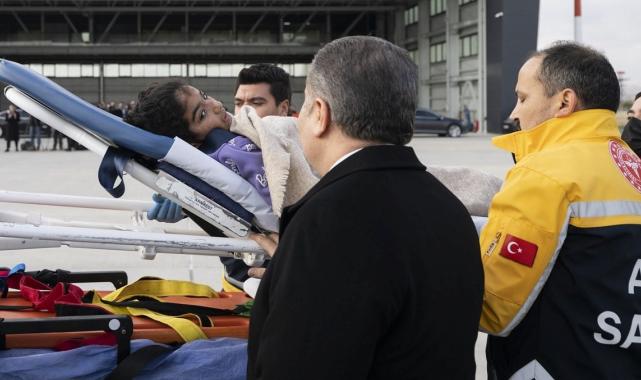 Fahrettin Koca: Cumhurbaşkanı'mıza yardım çağrısı yapan Filistinli çocuklara ulaştık