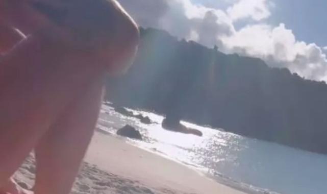 Heidi Klum, üstsüz güneşlenme anlarını sosyal medyadan paylaştı