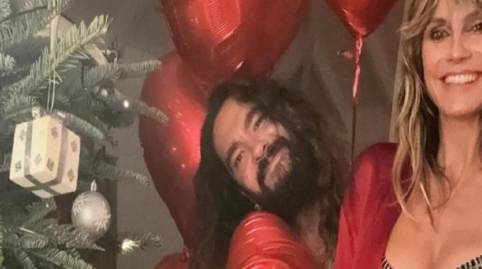 Heidi Klum, üstsüz güneşlenme anlarını sosyal medyadan paylaştı