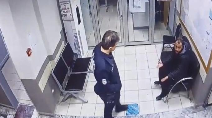 İstanbul&#039;da gözaltına alınan şüphelinin polise kafa atıp kaçtığı anlar