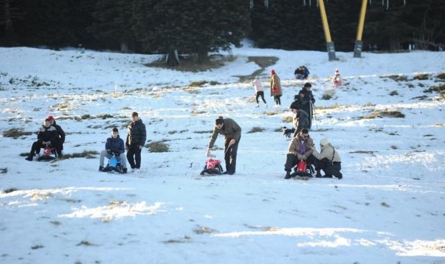 Kar yağmayan Uludağ'da yılbaşı hazırlığı: Gecelik konaklama 14 bin TL