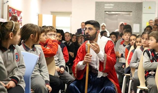 Kastamonu'da doktoralı meddah, köylerde dinlediği hikayeleri derliyor