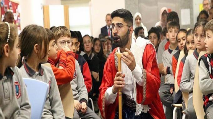 Kastamonu'da doktoralı meddah, köylerde dinlediği hikayeleri derliyor