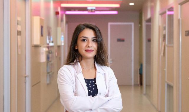 Konuşması bozulan Alzheimer hastaları sosyallikten uzaklaşıyor