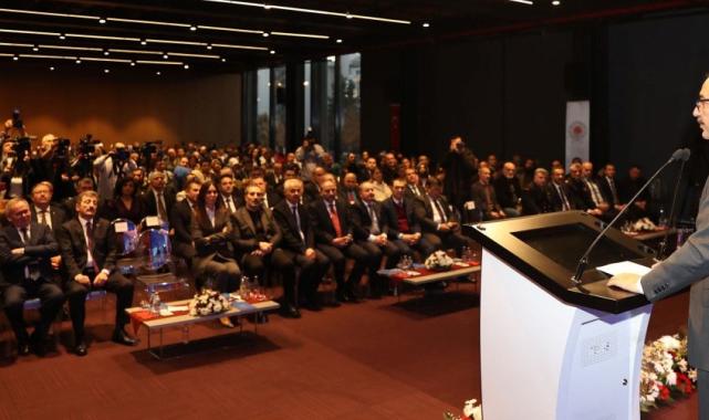 Mehmet Özhaseki: Birkaç güne deprem konutlarını dağıtmaya başlıyoruz