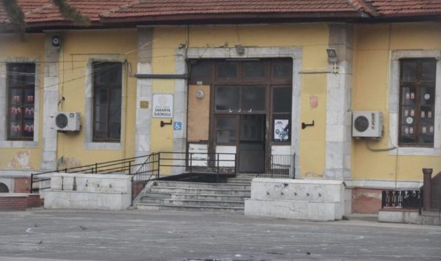 Muğla'da öğrencisini havaya kaldırıp fırlatan müdür yardımcısının görev yeri değişti